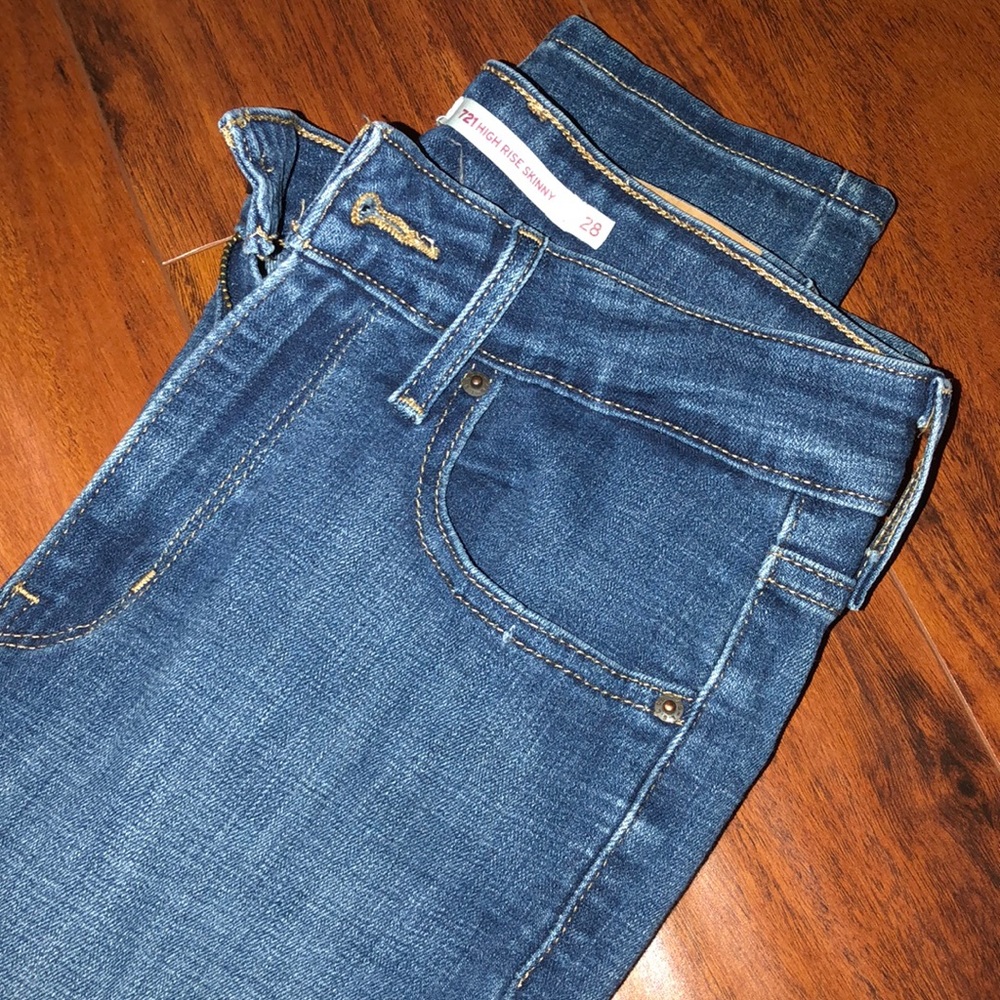 High rise Levi jeans